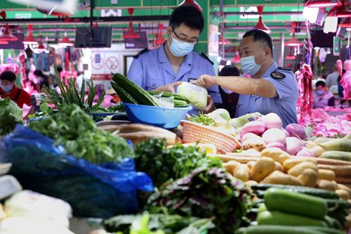 瑤海區(qū)開展節(jié)前食品安全專項檢查，筑牢食品銷售環(huán)節(jié)安全防線