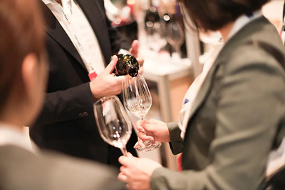 專訪VINEXPOSIUM CEO:葡萄酒市場結(jié)構(gòu)已發(fā)生變化,酒莊不應(yīng)過度依賴進(jìn)口商